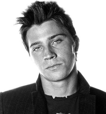 Garrett+hedlund+tron+legacy+shirtless garrett hedlund tron shirtless. Garrett+hedlund+tron+legacy+shirtless