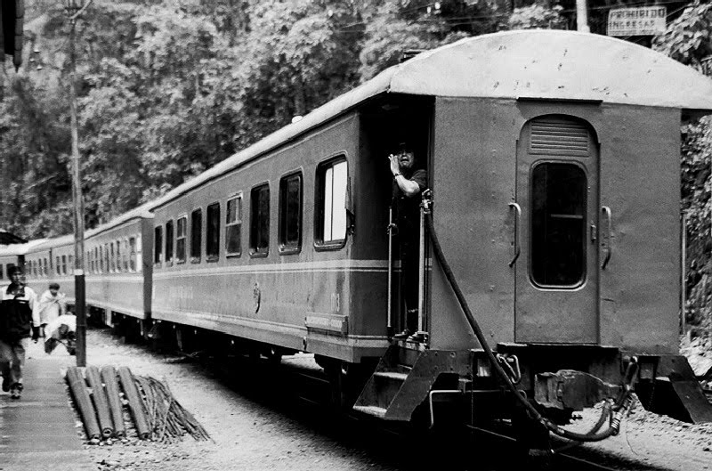 [train_peru_large.jpg]