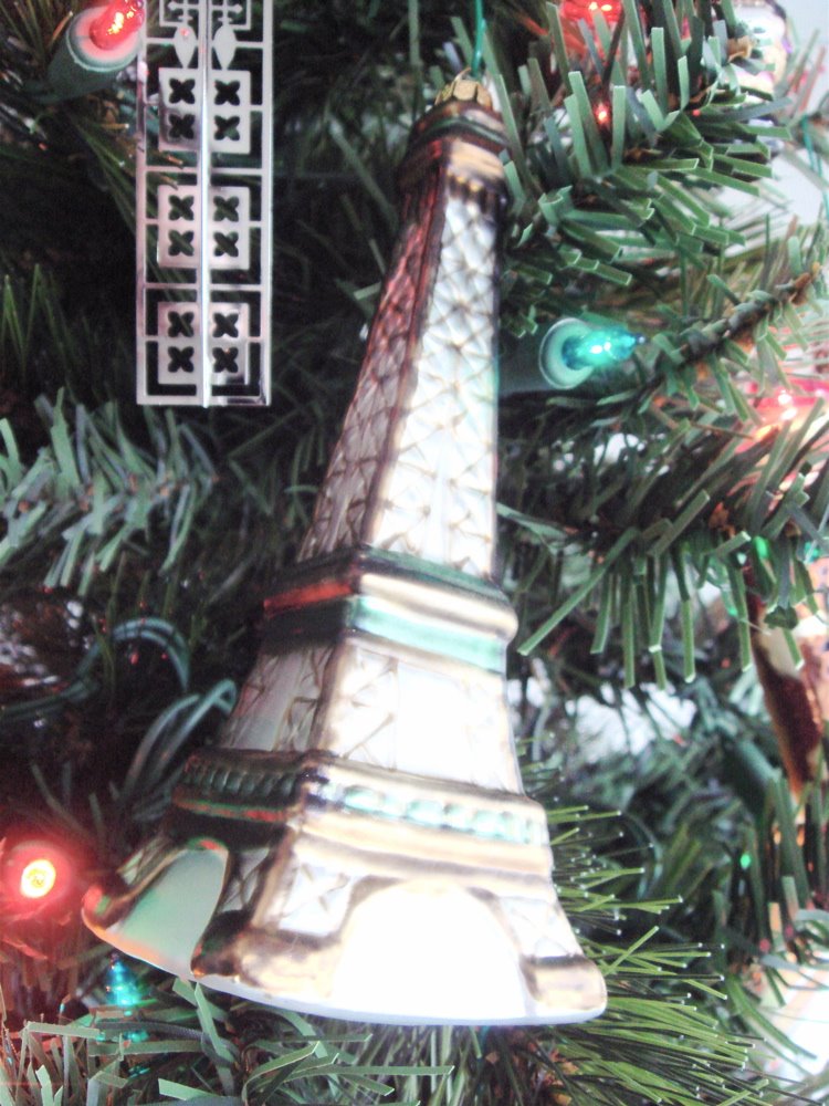 [20+Eiffel+tower+ornament.jpg]