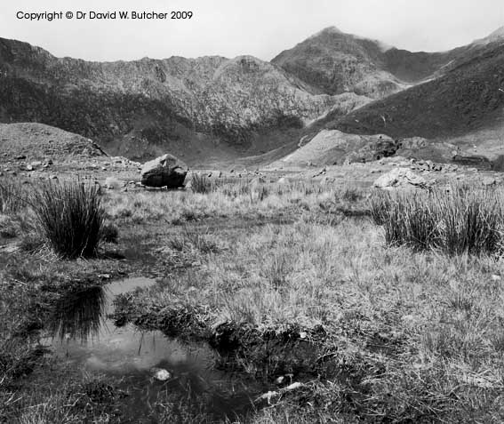 [snowdon-cwm-dyli-224007a.jpg]