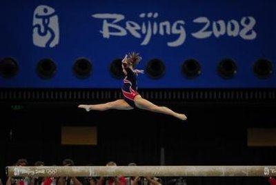 [2008_08_19t075548_450x302_us_olympics_gymnastics_women_beam.jpg]