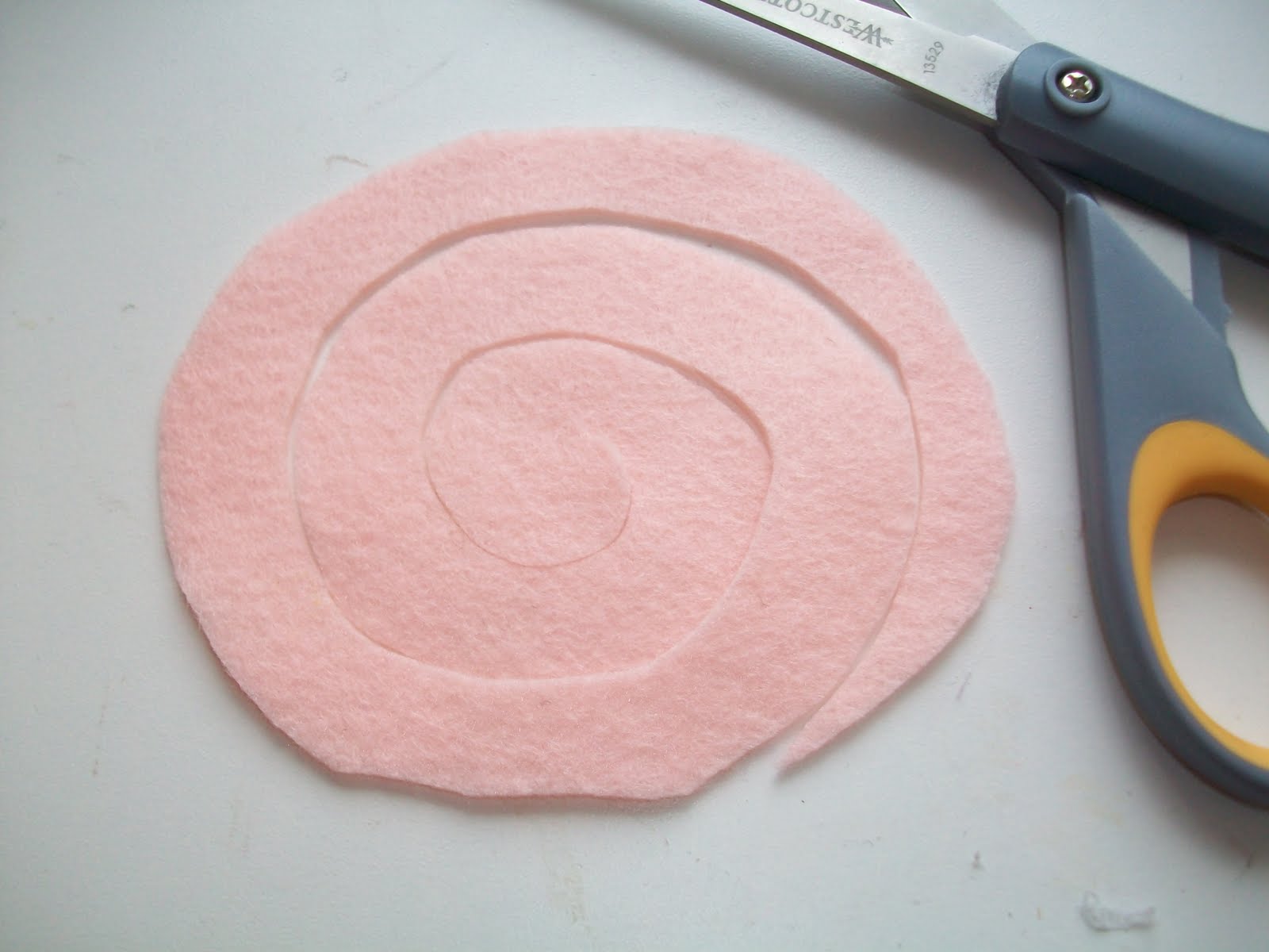 Crafter's Anonymous Club Felt Flower Tutorial