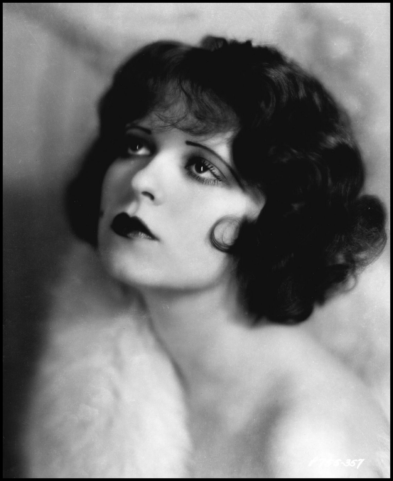 [Clara_Bow_006.jpg]