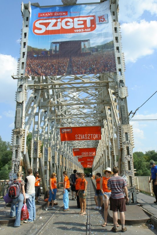 [sziget.JPG]