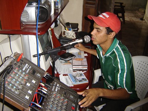[Radio+comunitário.JPG]