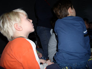 Domowe Przedszkole w Krainie Fantazji: PLANETARIUM w Przedszkolu