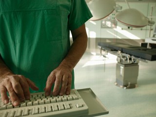 [nm_dr_computer_080808_mn.jpg]