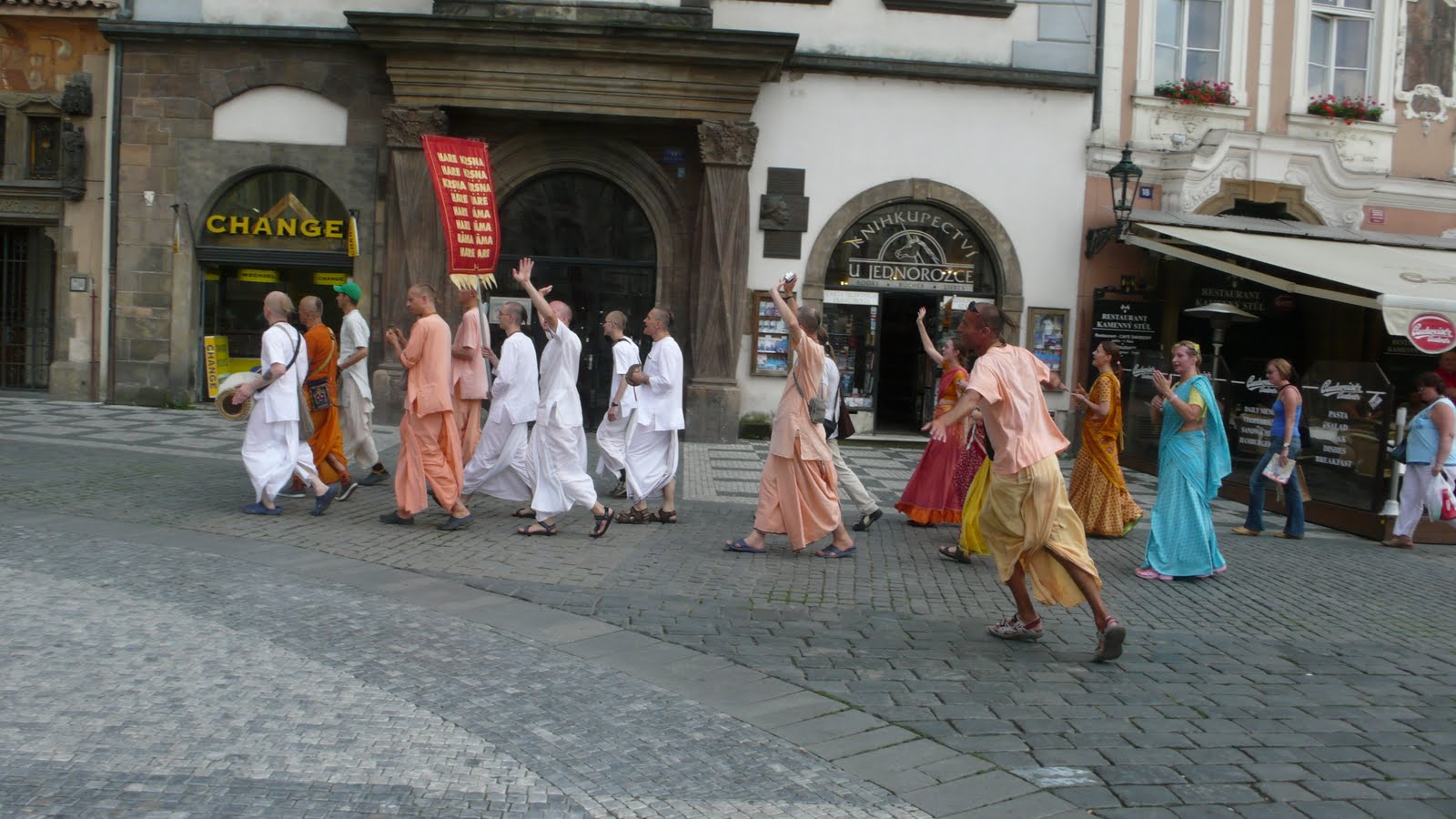 [L1000600.JPG]