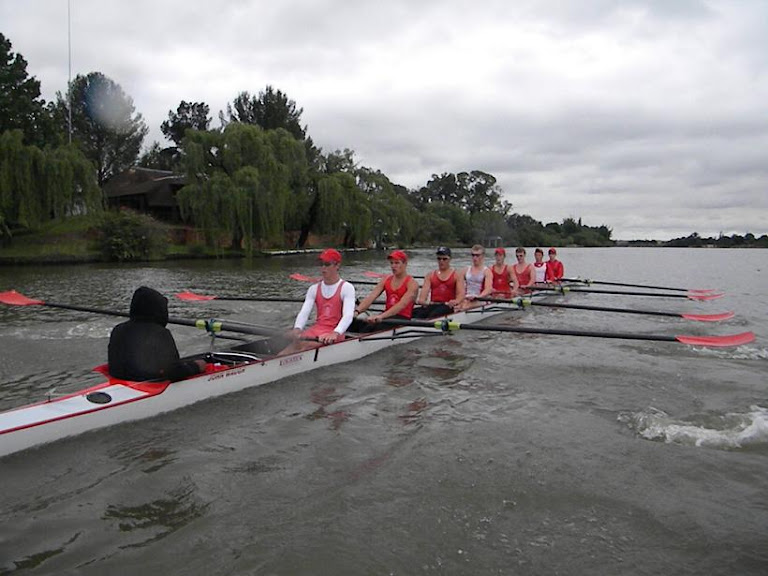 1st 8 training for boatrace at the Vaal