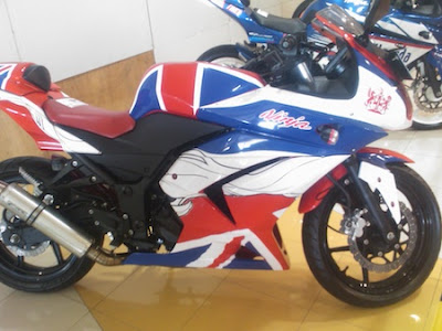kawasaki-ninja-250r-modification-england-flag.jpg