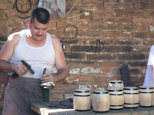 ARTESANIA DE JALISCO: Licorera con seis caballitos