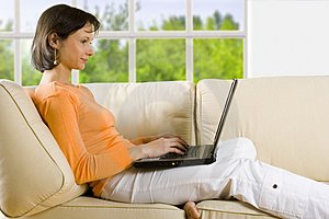 [mulher_sofa_zorate.bmp]