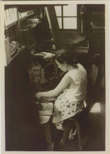 27 years old Tsuyako (Photographed by Kisaburo Miyazaki)