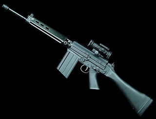 10 senjata terbaik dunia FN+FAL
