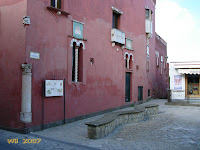 Vivian in Capri: Vivian Hsu: The mystery of The Red House