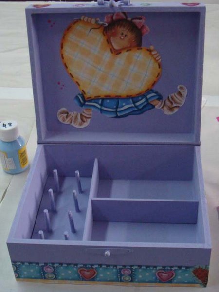 Interior Cx de Costura Emporium lilás - R$ 30,00