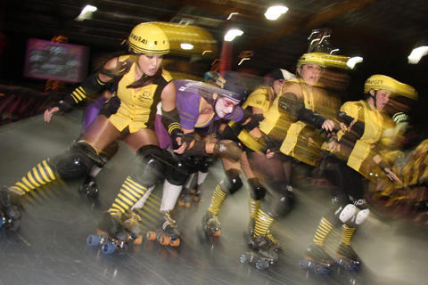 [derby-dolls-sexy-speedsters-and-mayhem-on-wheels.3108182.56-thumb-480x320.jpg]