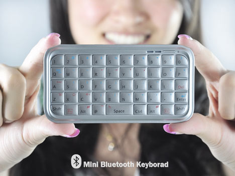 mini-bluetooth-keyboard-2.jpg
