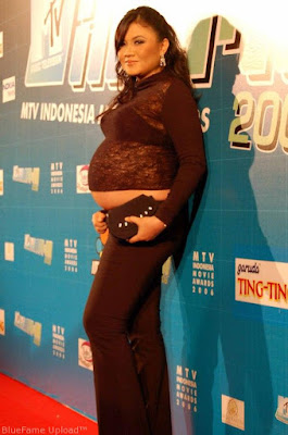 Cornelia Agatha in sexy pregnancy costume