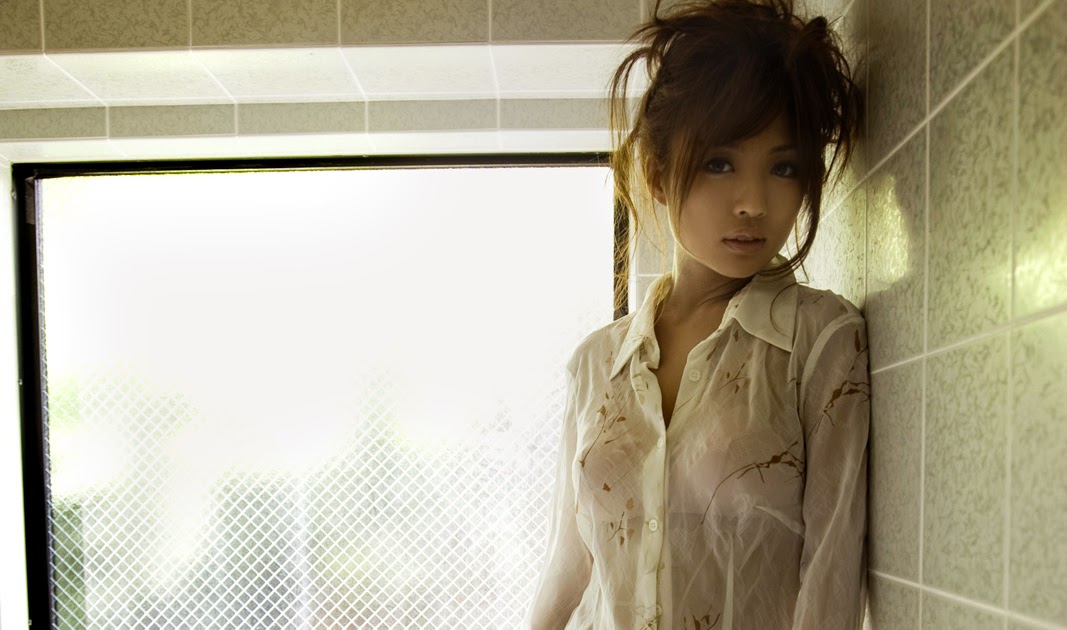 Kana Tsugihara take a bath atokos