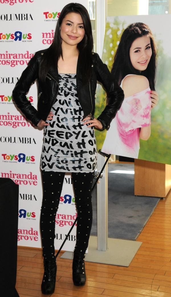 Miranda Cosgrove Sparks Fly