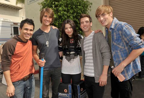 L-R Carlos Pena, James Maslow, Miranda Cosgrove, Logan Henderson, L-R Carlos Pena, James Maslow, Miranda Cosgrove, Logan Henderson,