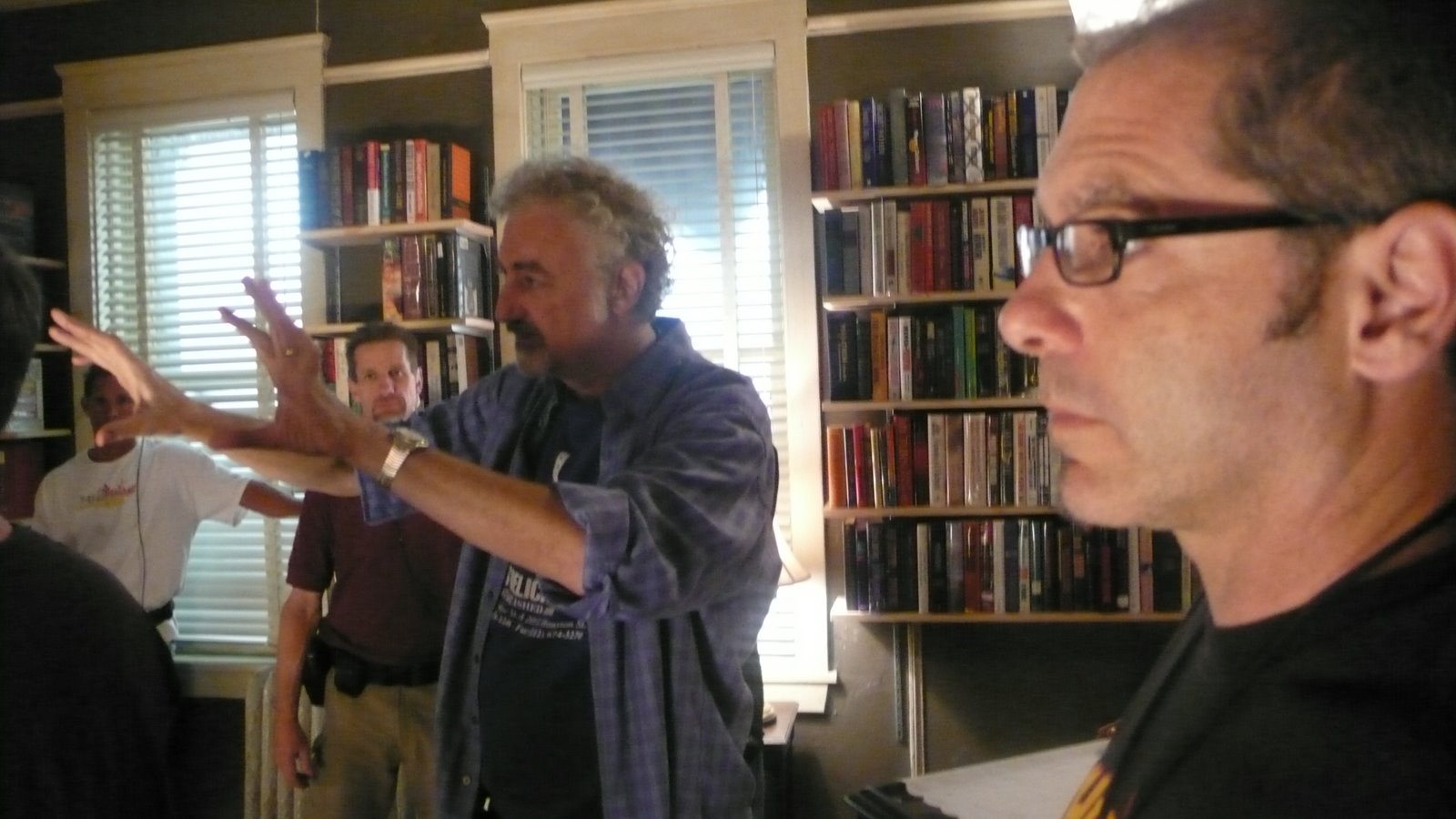 [3.8+allan+and+nate+line+up+a+shot.JPG]