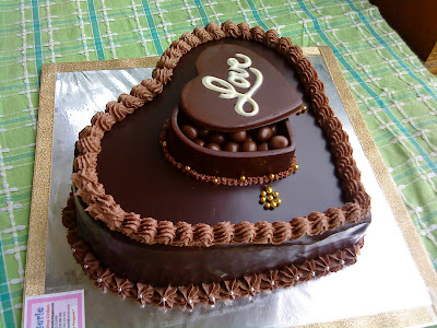 Pattiserie....Online Cake Shop Cirebon: Dark Chocolate Cake