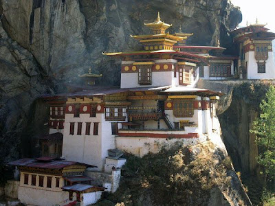 Asia, Bhutan pictures, Bhutan tours, Bhutan Travel Guide, cheap accommodation, Hotels, http://travelaroundtheasia.blogspot.com/, Travel Blog, vacations