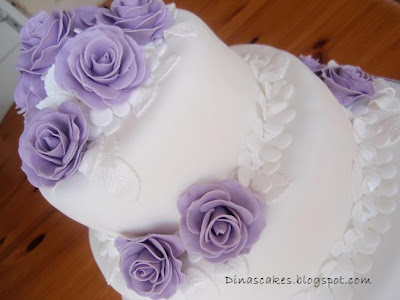 Wedding Cake Games on Dina S Cakes  Lilac Roses Wedding Cake