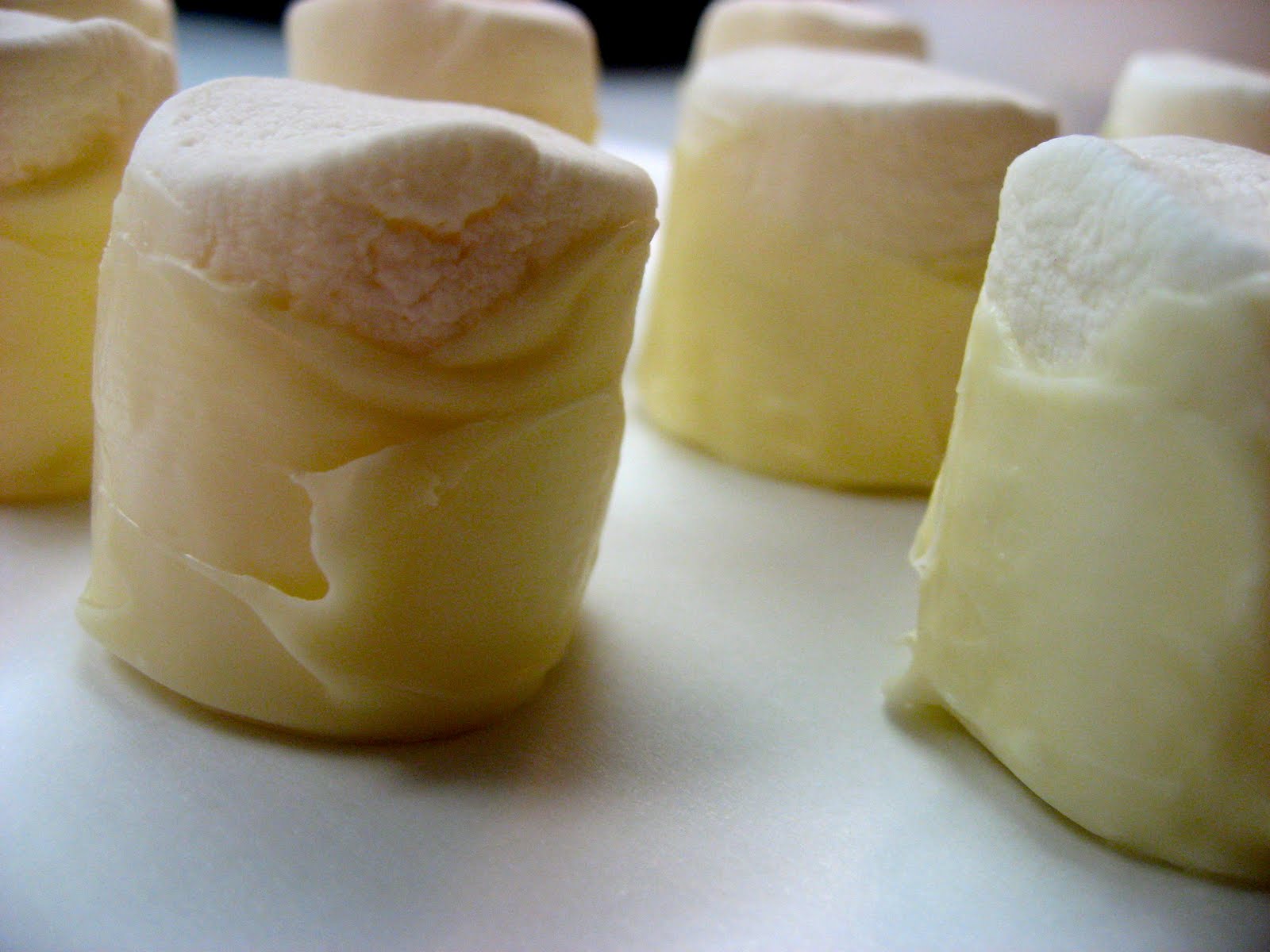 Sugar Swings! Serve Some simple marshmallow truffles...!