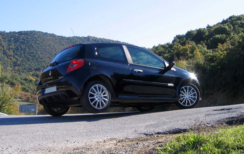 [Renault-Clio-RS_2.jpg]