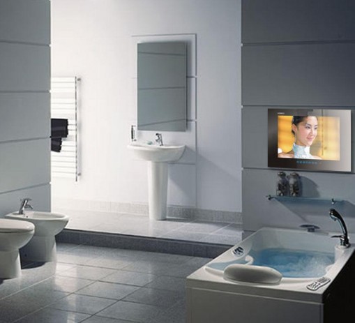   Modern+bathroom+with+TV