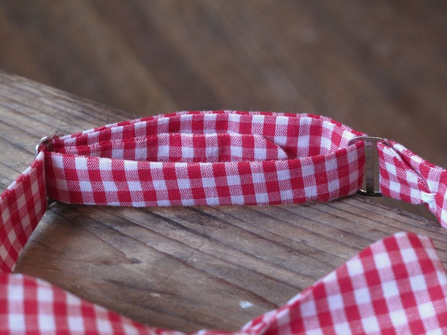 adjustable bow tie strap