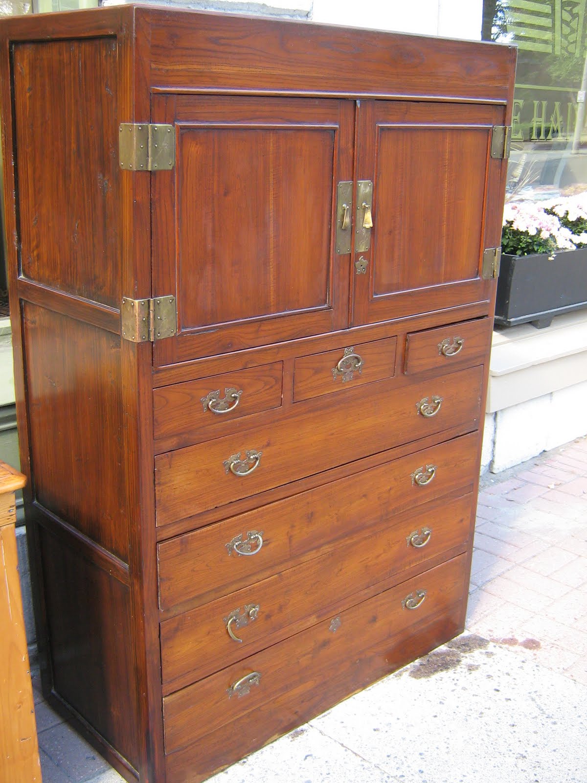 Funk & Gruven AZ ORIENTAL MAHOGANY CHEST OF DRAWERS