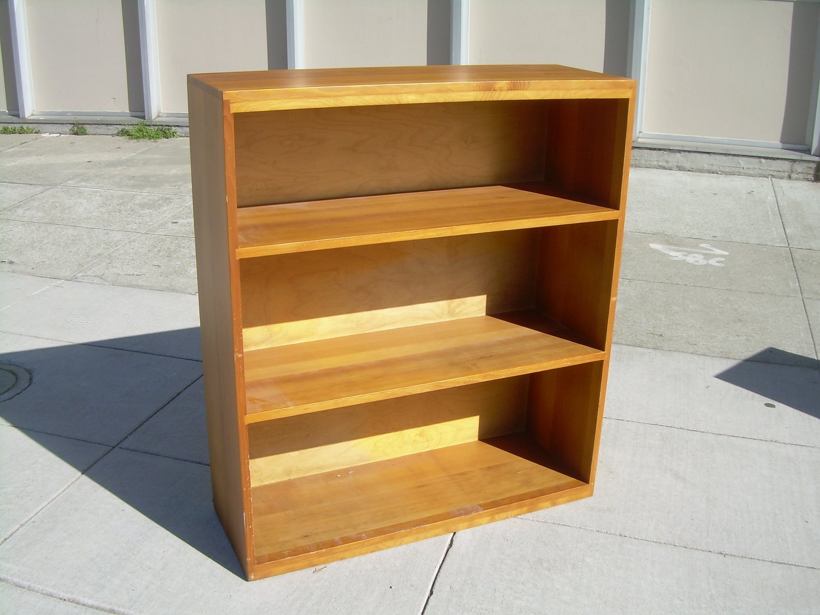 [ShelfMedium.JPG]