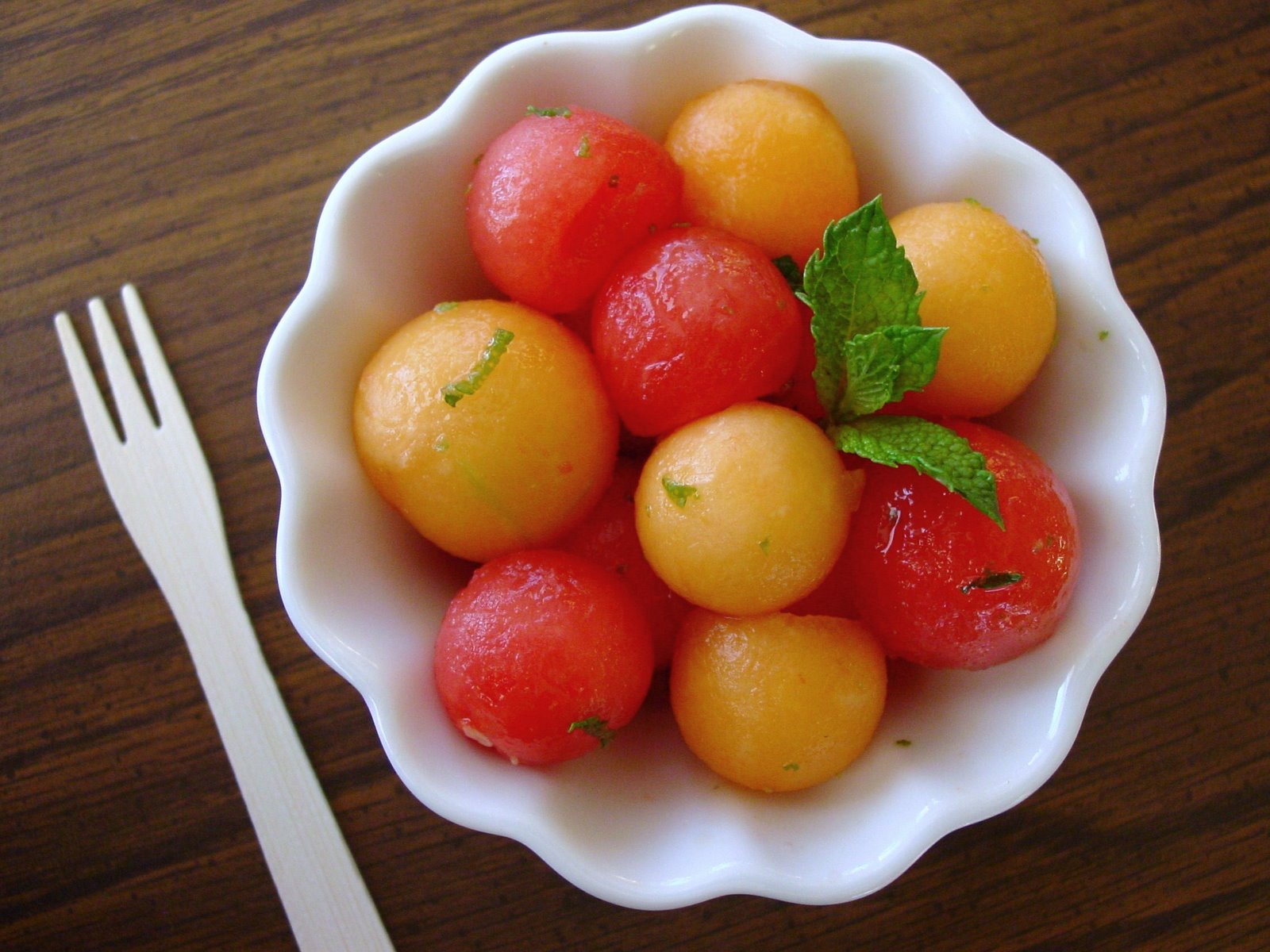 [Watermelon+Cantaloupe+Salad+054.JPG]