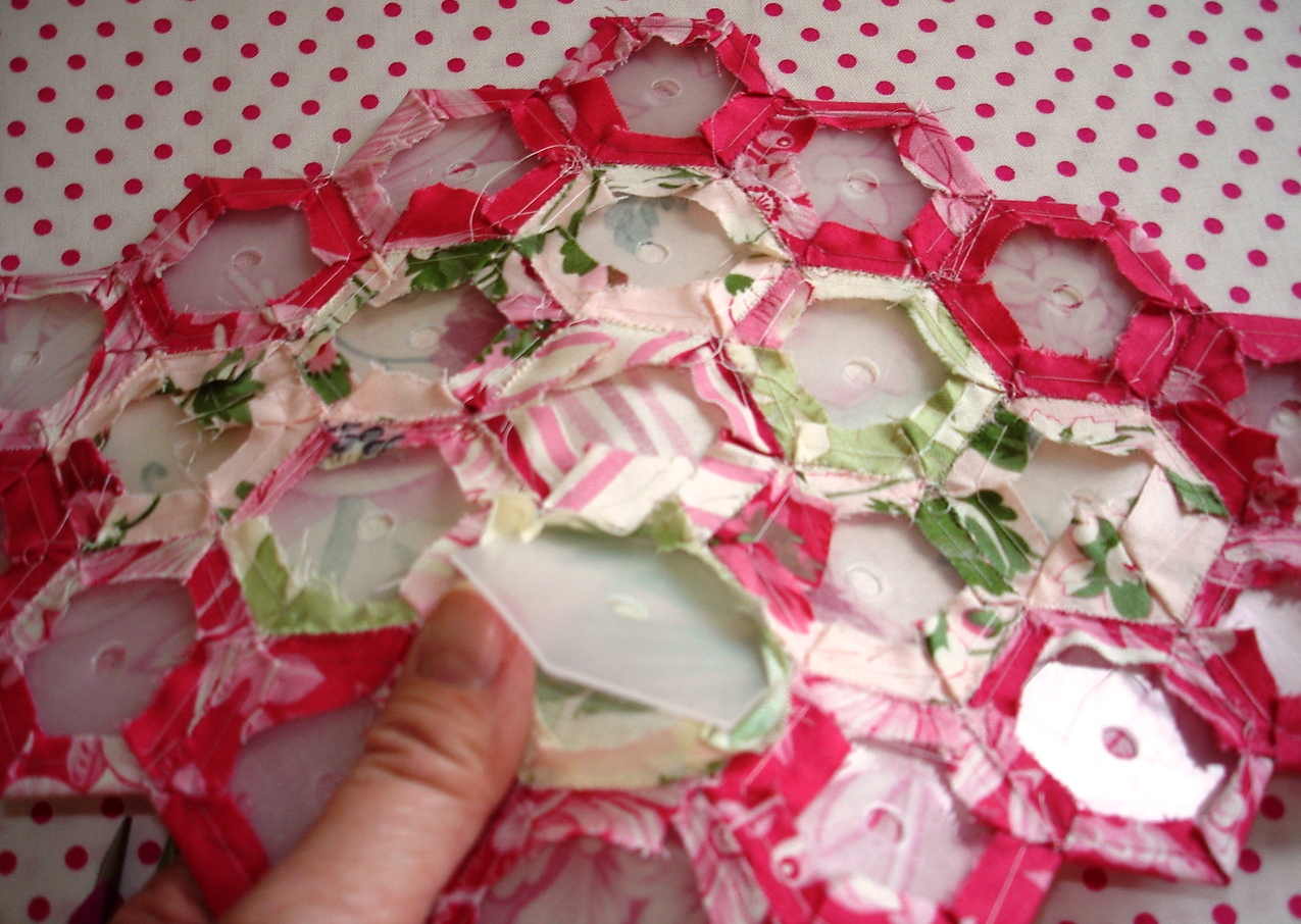 The Scrappy Appleyard Hexagon Tutorial With Plastic Templates