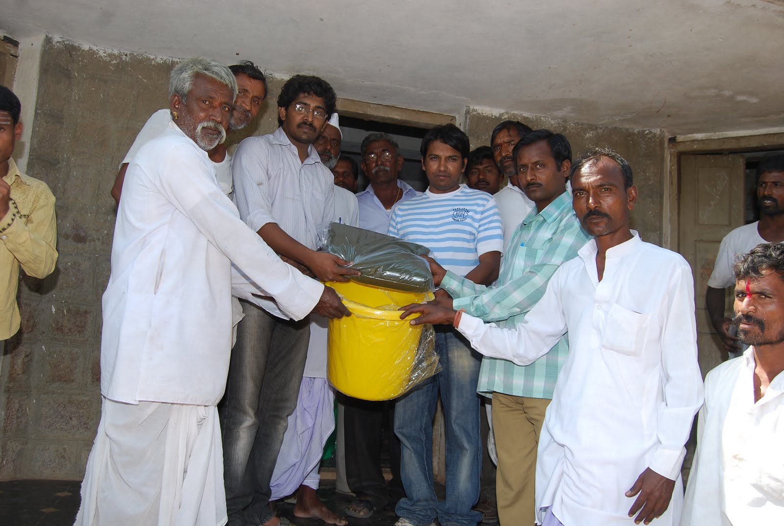 [Kajgal_reliefWork_25Oct_13.JPG]