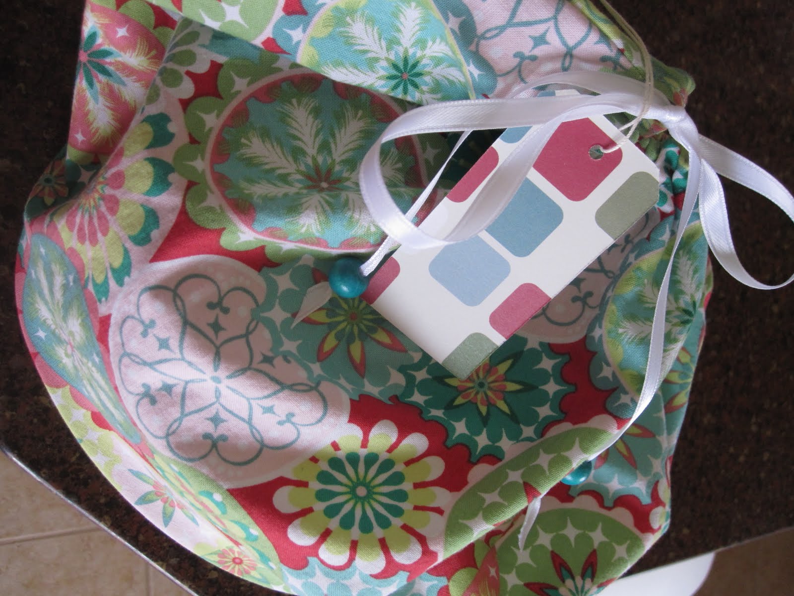 Solar Threads How to make a fabric gift bag, and other green gift ideas