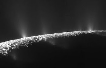 Ciencia, un mar efervescente en una luna de Saturno
