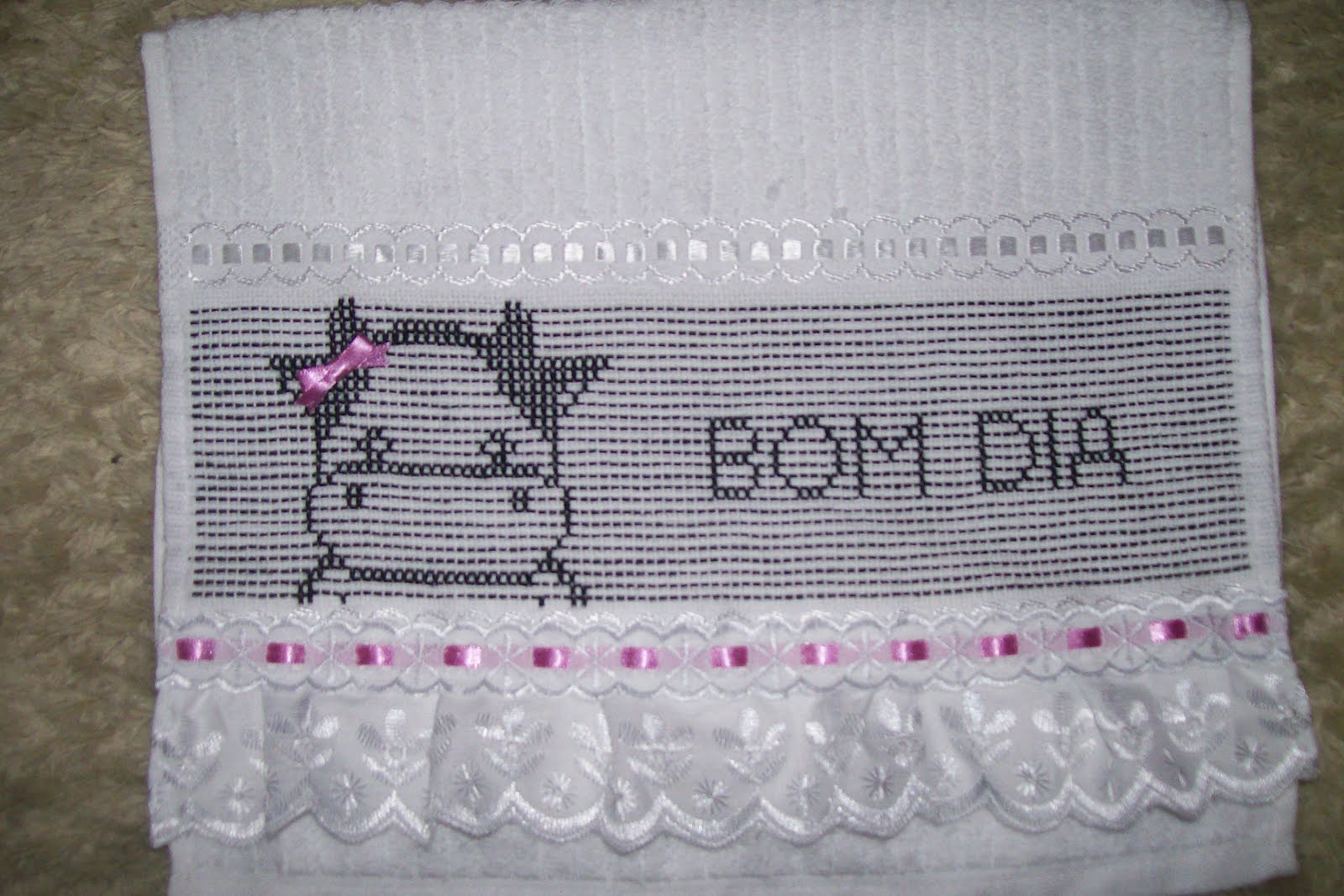 Atelier Lu Palermo: Bordados em ponto oitinho..