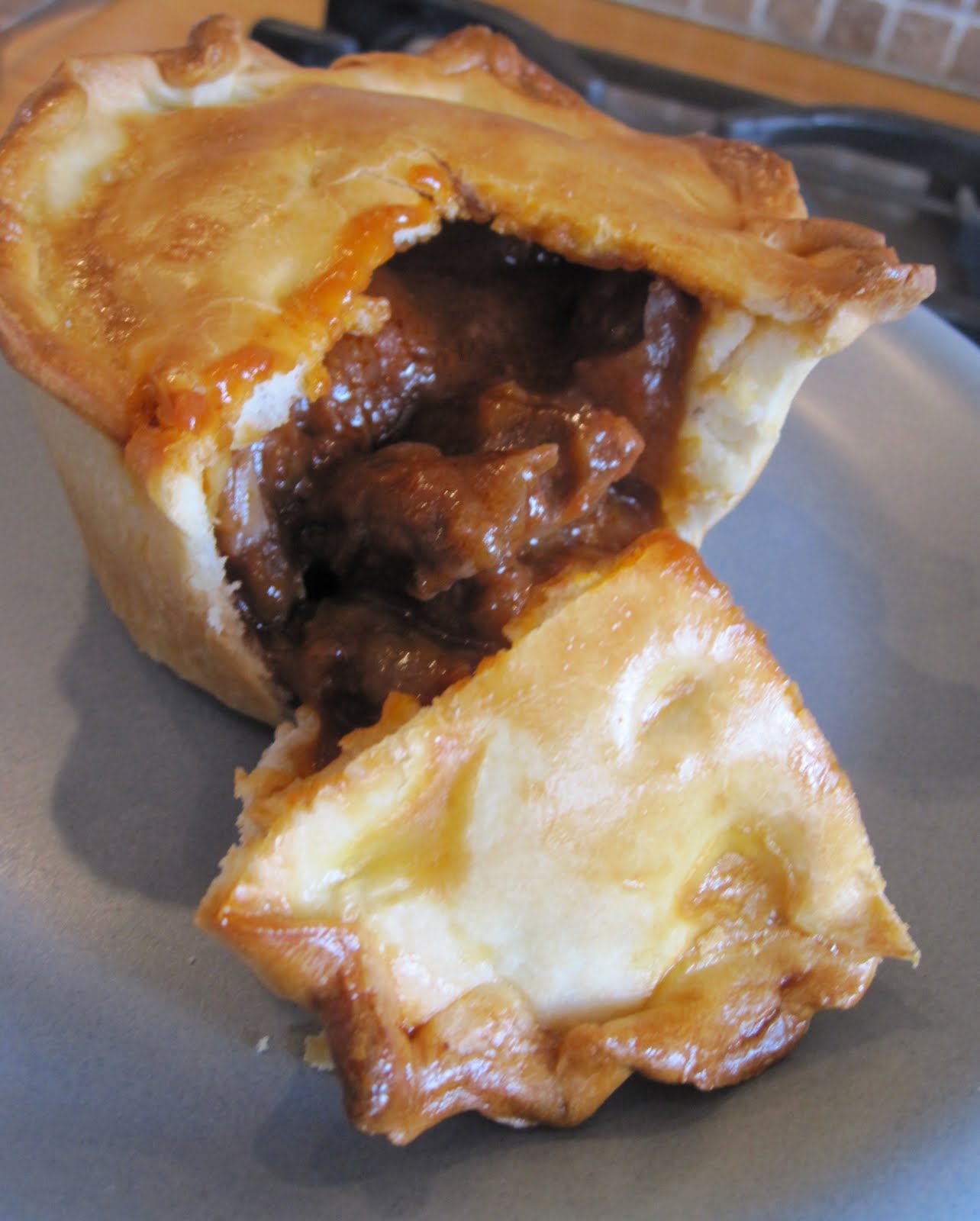 Food Devil Steak Mushroom & Onion Pies
