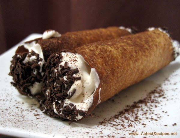 Everything Sweet Traditional Italian Cannolis