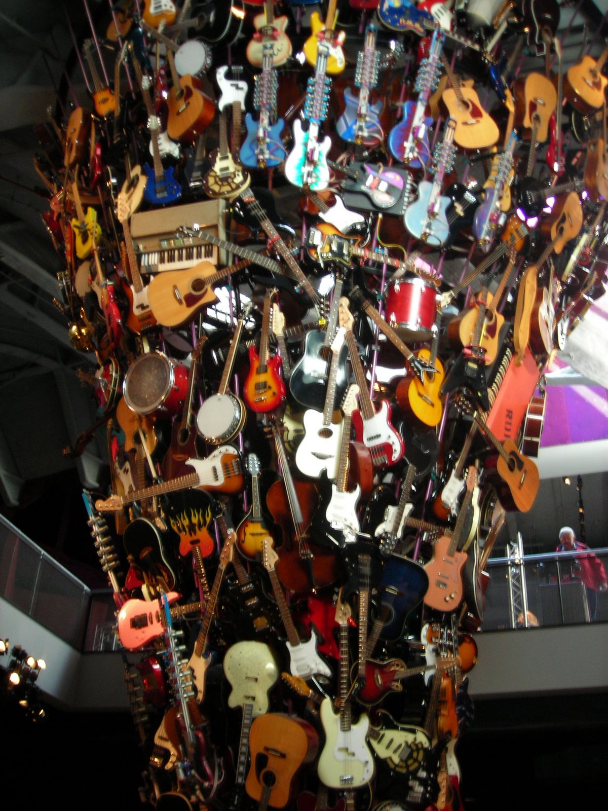 [Guitar+Sculpture+1.JPG]