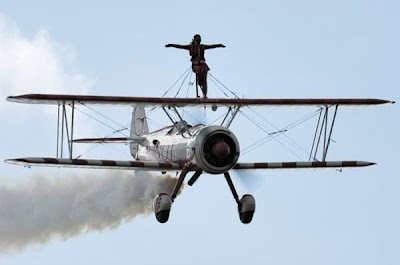 World Amazing Stunt on Plane