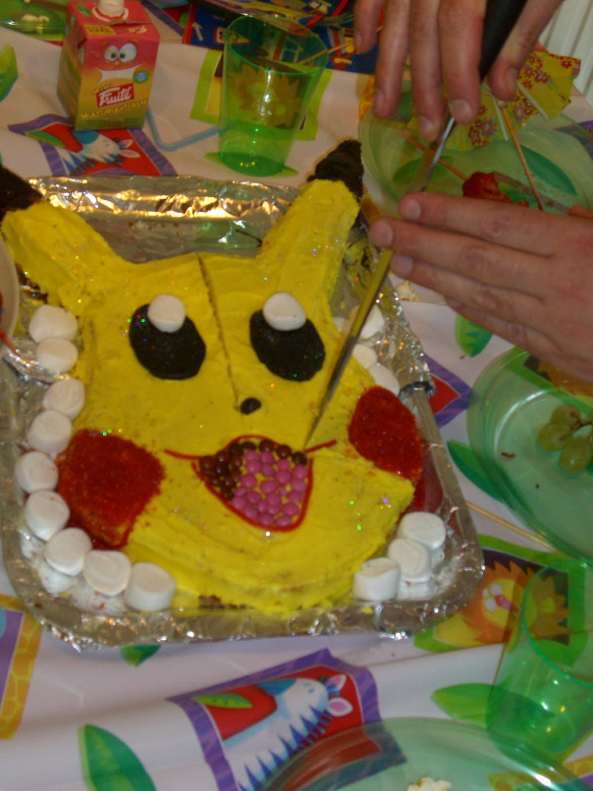 [pikachu.JPG]