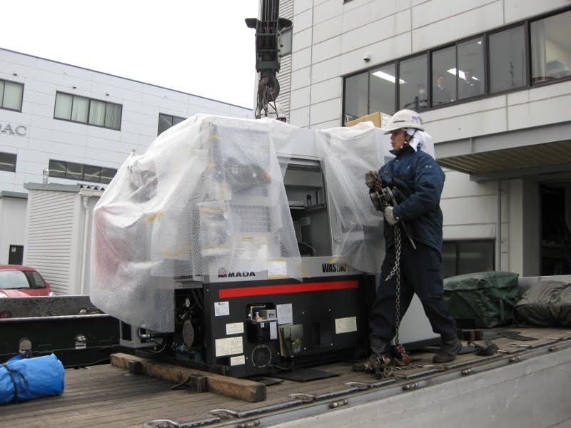 [20100206_Amada_J1_03.JPG]