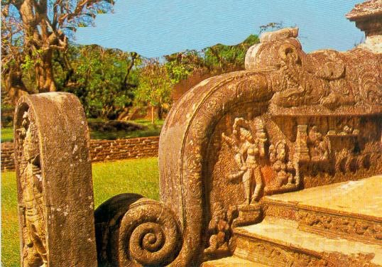 lankathilaka polonnaruwa