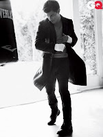 Taylor Lautner en couverture du magasine GQ GQ+Juillet2010+05